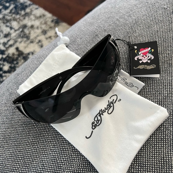 Ed Hardy Sunglasses - Picture 5 of 10